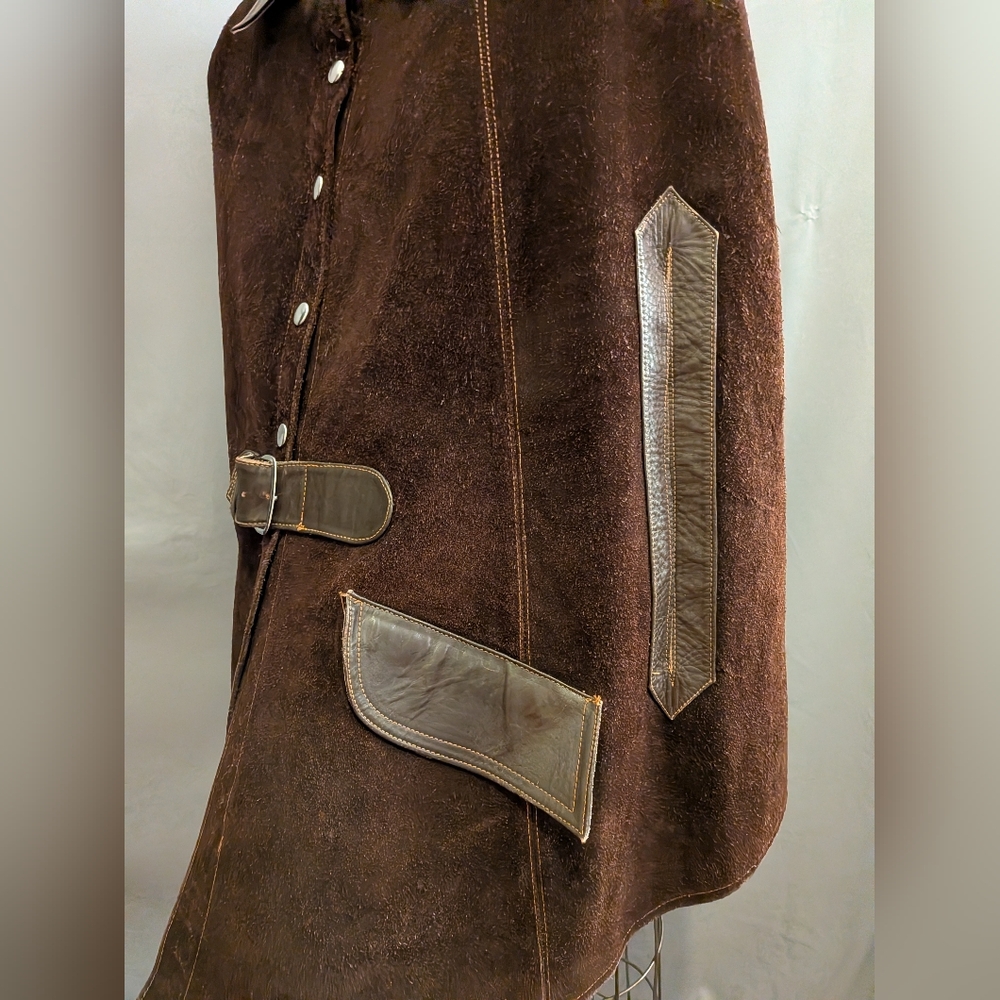 Vintage 1960s Chocolate Brown Suede + Leather Cape Poncho  Hippie style. M-L - Picture 5 of 7